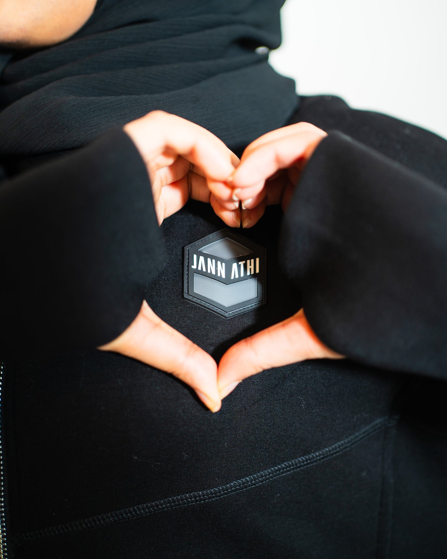 DEEN URBAN™ - ABAYA TECH NOIR